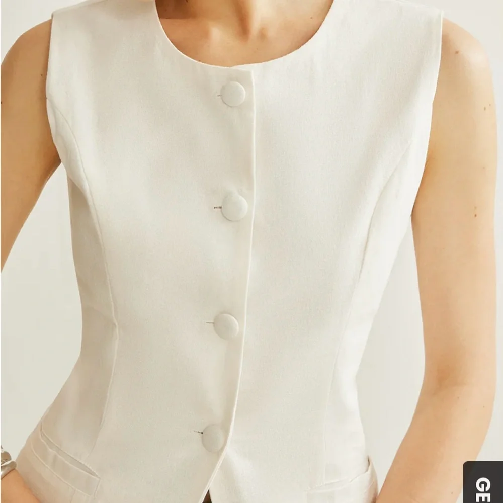 NWT Commense White Button Detail Sleeveless Vest L - Picture 4 of 9